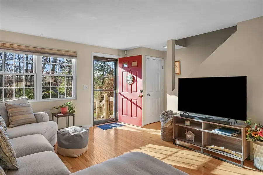 407 Pinewood Drive, Smithfield, RI 02917 - Image #3