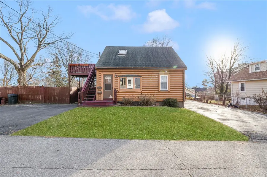 17 Padelford Avenue, Riverside, RI 02915 - Image #2