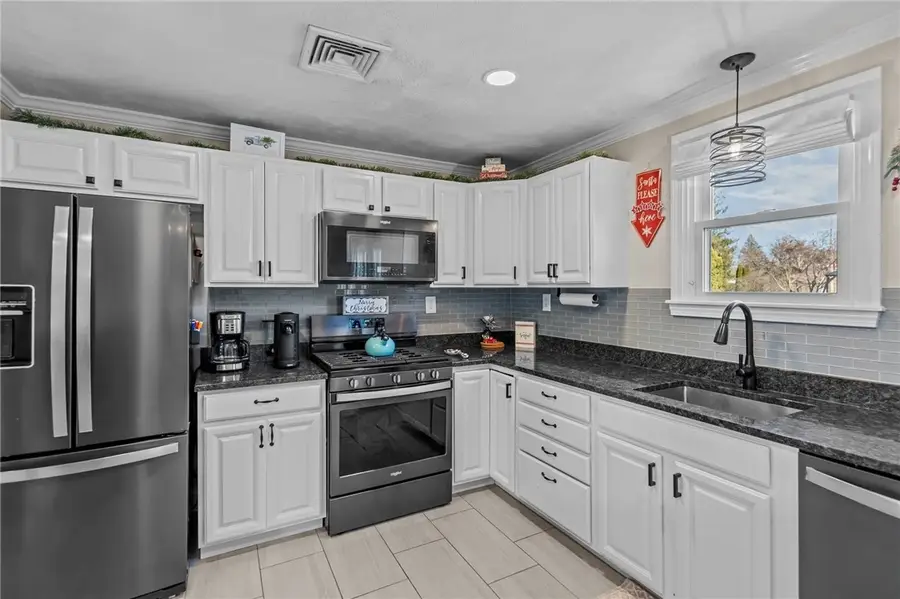 619 Smithfield Road, North Providence, RI 02904 - Image #2