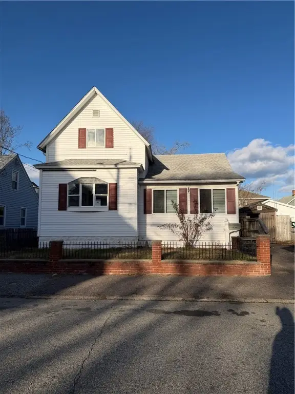 121 Samuel Avenue, Pawtucket, RI 02860 - Image #1