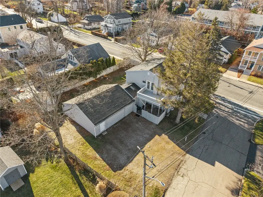 16 Courtway Street, Narragansett, RI 02882 - Image #2