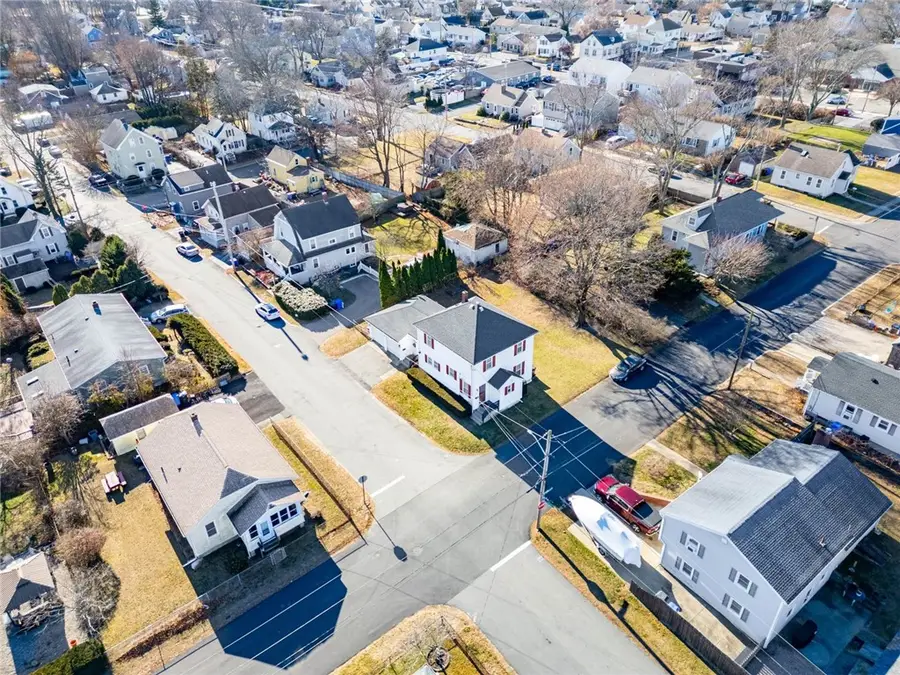 35 E Knowlton Street, Riverside, RI 02915 - Image #3