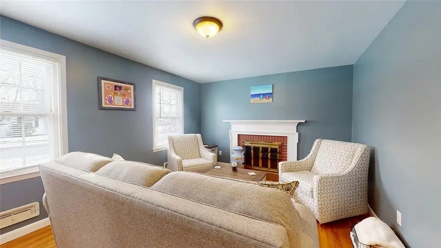 6 Meadowcrest Drive, Riverside, RI 02915 - Image #3