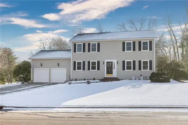 68 Fox Run, Cranston, RI 02921