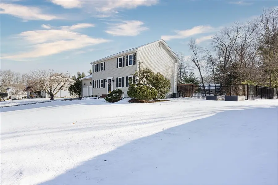 68 Fox Run, Cranston, RI 02921 - Image #2