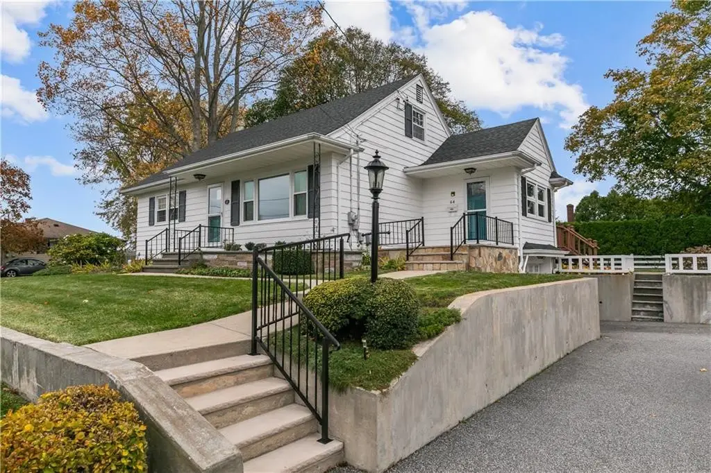 64 Kenyon Road, Tiverton, RI 02878 - Image #1