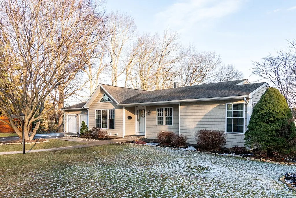 216 Vancouver Avenue, Warwick, RI 02886 - Image #1