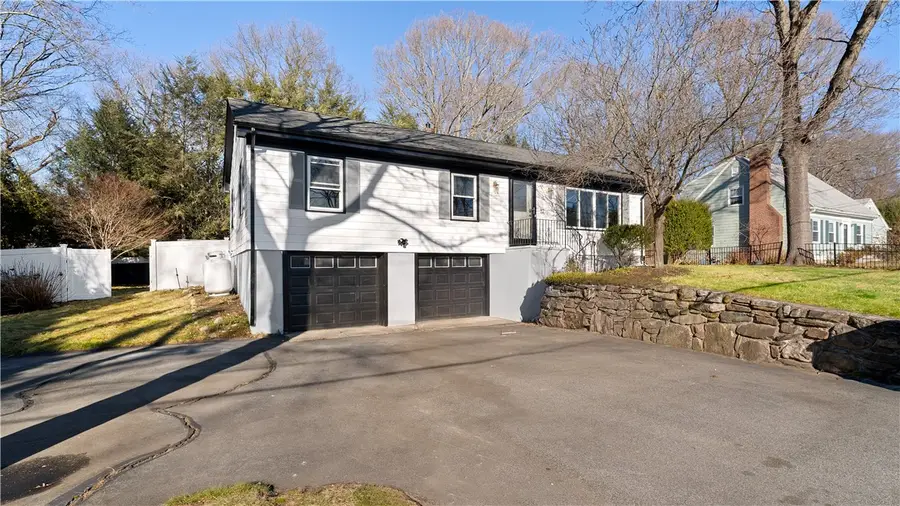 32 Rolling Acres Drive, Cumberland, RI 02864 - Image #2