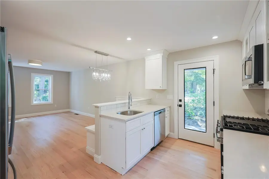 1808 Kingstown Road, South Kingstown, RI 02879 - Image #3