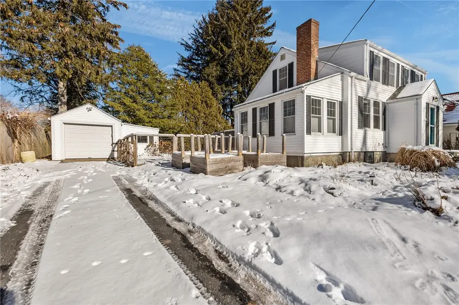 31 Chachapacassett Road, Barrington, RI 02806 - #3