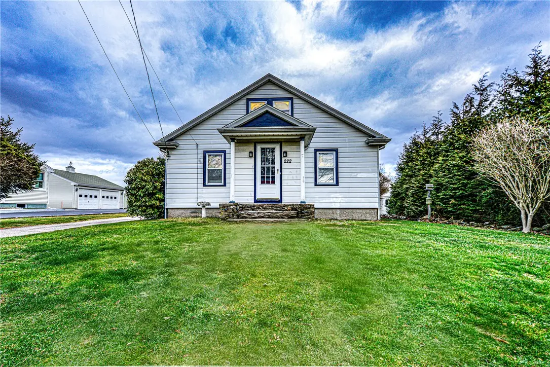 222 Peckham Avenue, Middletown, RI 02842 - Image #1