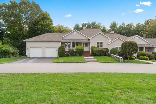 3 Apple Blossom Way, West Warwick, RI 02893