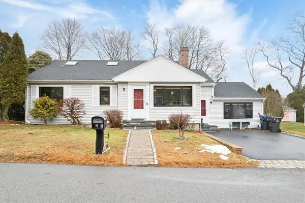 18 Randall Lane, Portsmouth, RI 02871