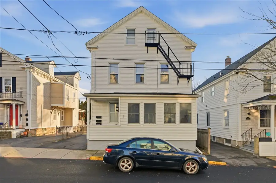27 Dean Avenue, Newport, RI 02840 - Image #2