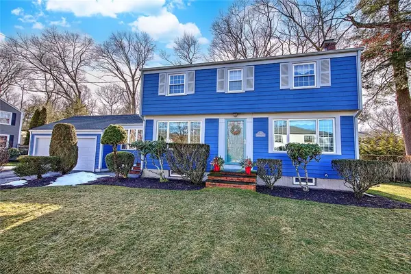 17 Briarwood Drive, Barrington, RI 02806
