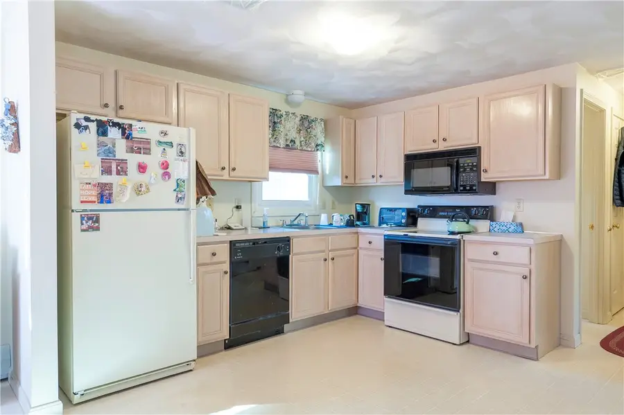 88 Greene Street, East Greenwich, RI 02818 - #3