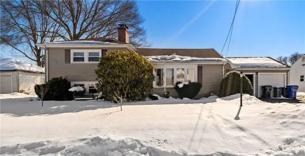 71 Bent Road, East Providence, RI 02916