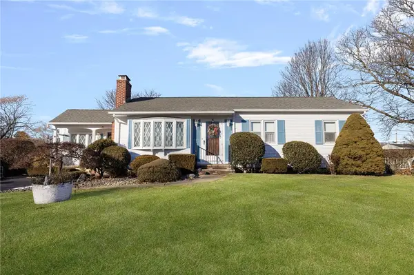 39 Holiday Avenue, Warwick, RI 02888
