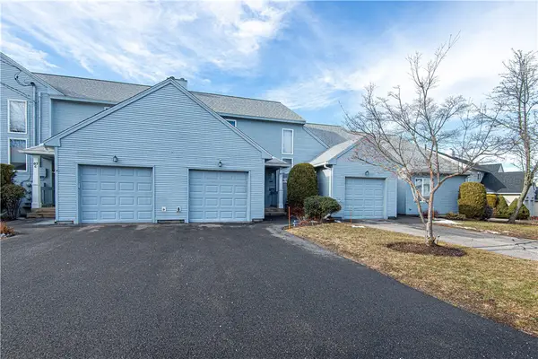 87 Nipmuc Trail #D, North Providence, RI 02904