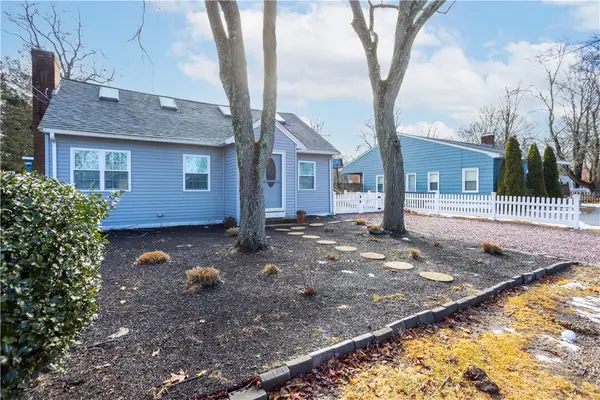 40 Lane 1, Warwick, RI 02888
