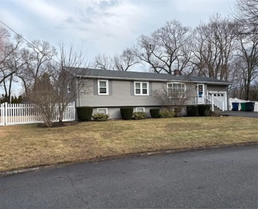 63 Ramblewood Drive, Warwick, RI 02889 - Image #2