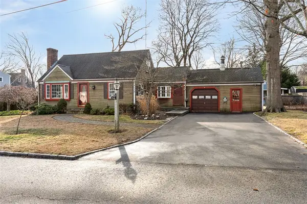 6 Ledge Road, Barrington, RI 02806