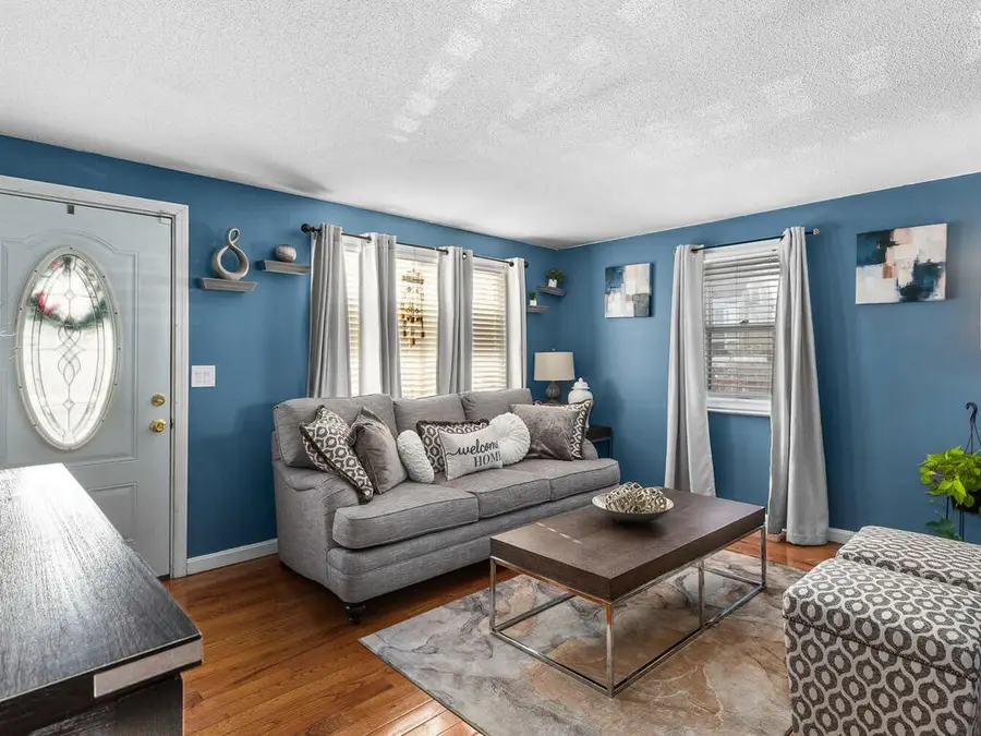 27 Lloyd Street, Pawtucket, RI 02860 - Image #2