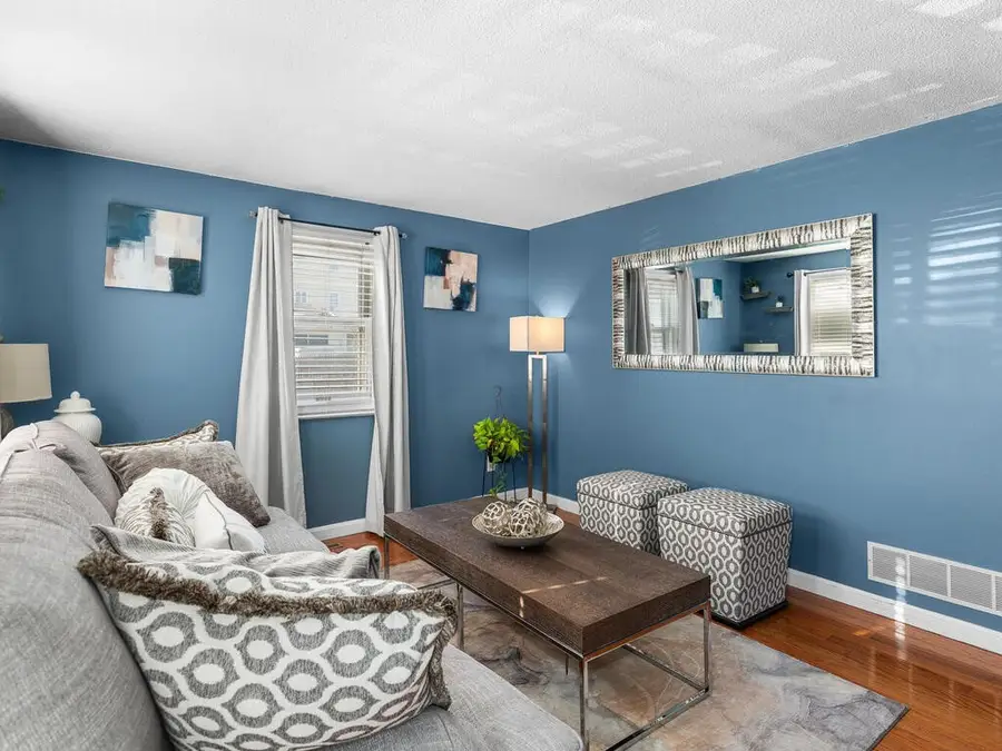 27 Lloyd Street, Pawtucket, RI 02860 - Image #3