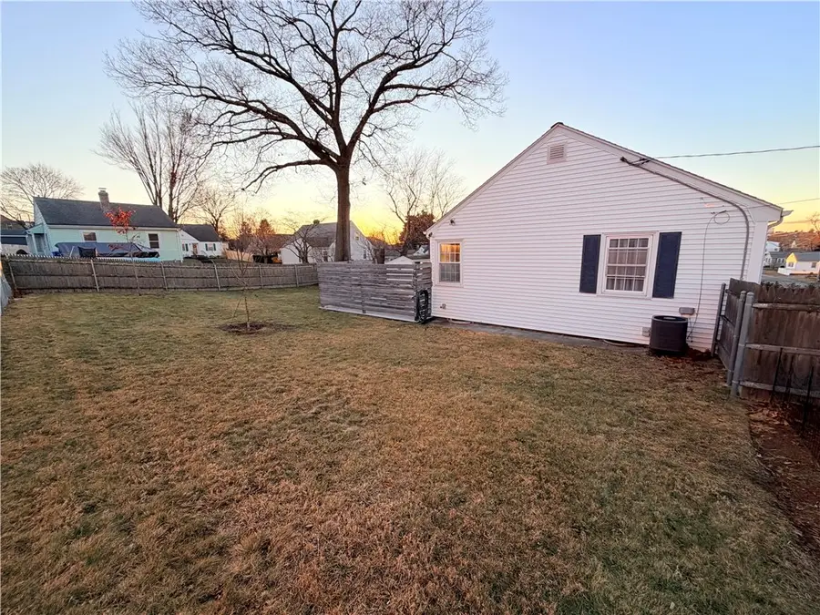 69 Hazelwood Avenue, East Providence, RI 02914 - #3