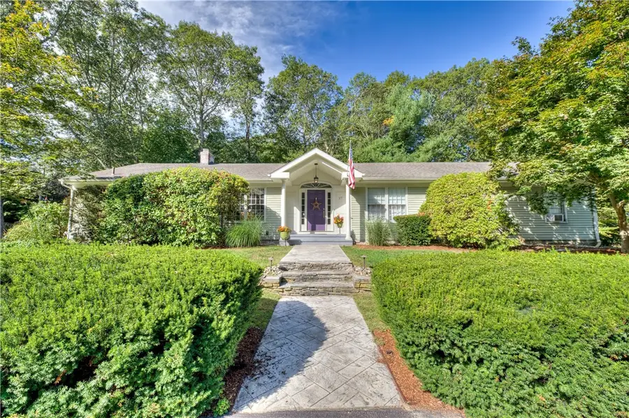 27 Mayflower Drive, East Greenwich, RI 02818 - Image #3