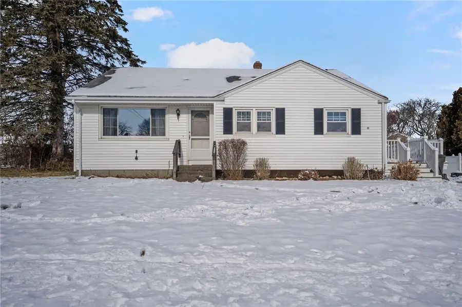 35 Squantum Drive, Middletown, RI 02842 - Image #2