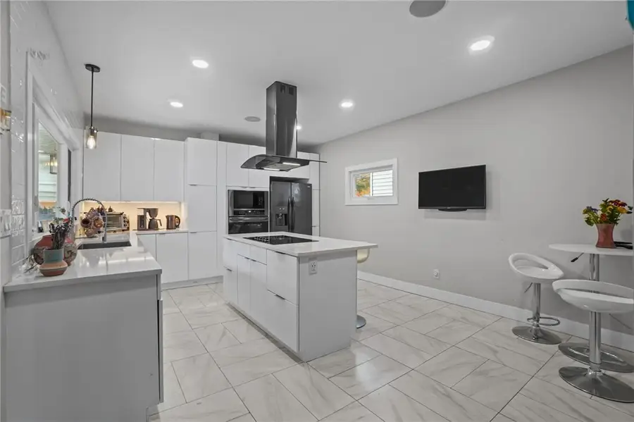 163 West Avenue, Pawtucket, RI 02860 - Image #3