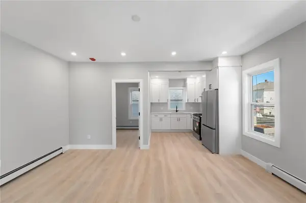 735 Broadway, Pawtucket, RI 02861