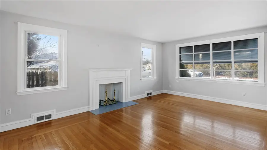 24 Elm Circle, Cranston, RI 02920 - #3