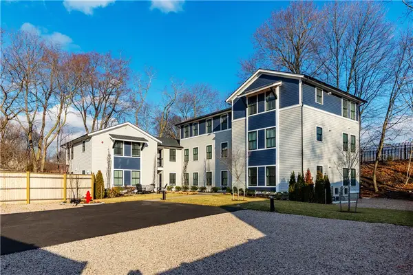 32 Exchange Street #203, East Greenwich, RI 02818