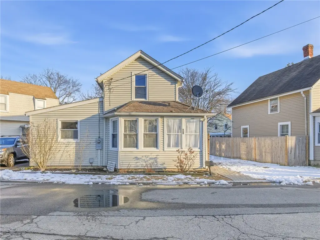 28 Jefferson Avenue, Riverside, RI 02915 - #1