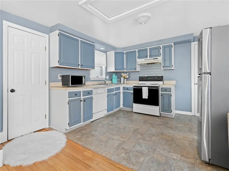 28 Jefferson Avenue, Riverside, RI 02915 - #2