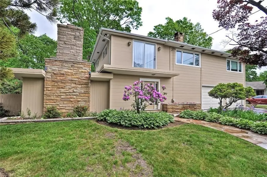 141 Glen Ridge Road, Cranston, RI 02920 - #2