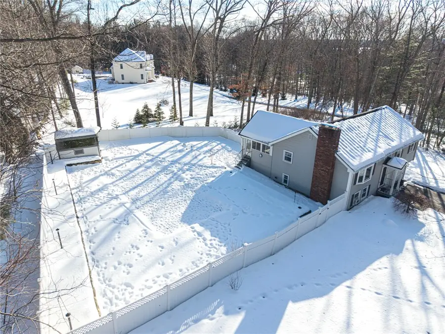 9 Laurel Lane, North Smithfield, RI 02896 - #3