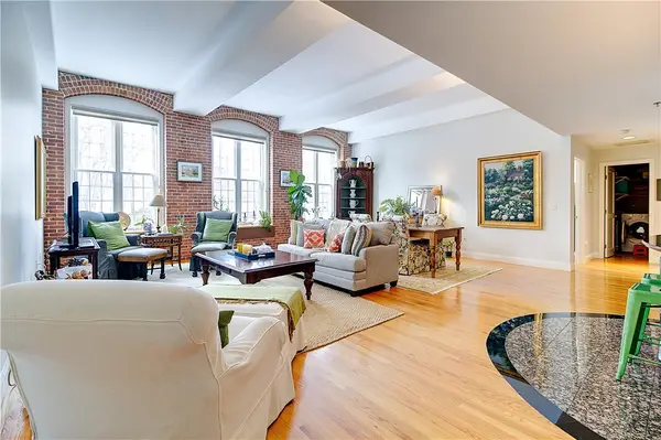 2 School Street #409, Lincoln, RI 02865