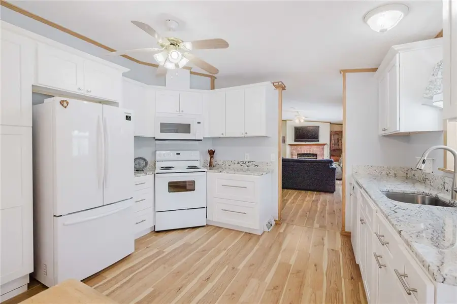 21 Nightingale Lane, Tiverton, RI 02878 - #2