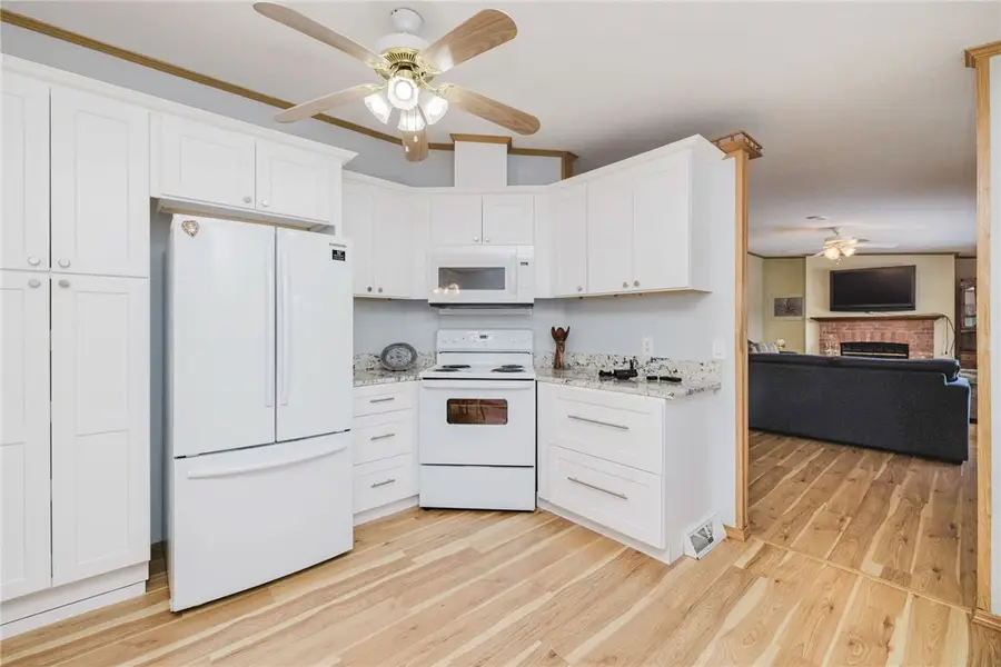 21 Nightingale Lane, Tiverton, RI 02878 - #3