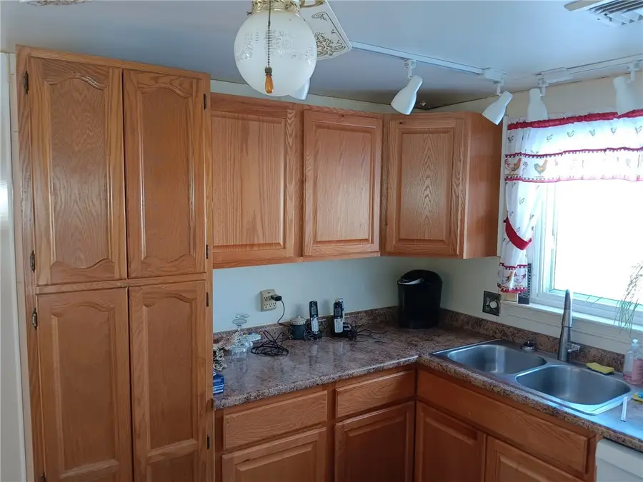 5 Barre Court, Warwick, RI 02886 - Image #2