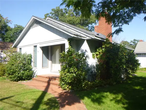 27 Shean Street, Cranston, RI 02920