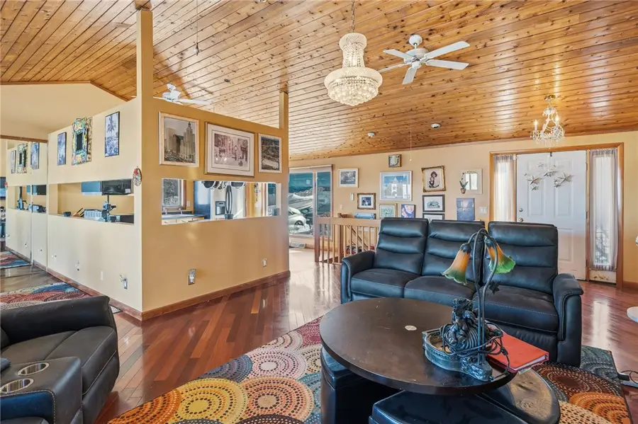 585 Meadow View Avenue, Warwick, RI 02889 - Image #2