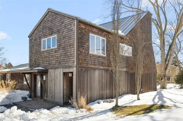 26 Roosevelt Drive, Bristol, RI 02809