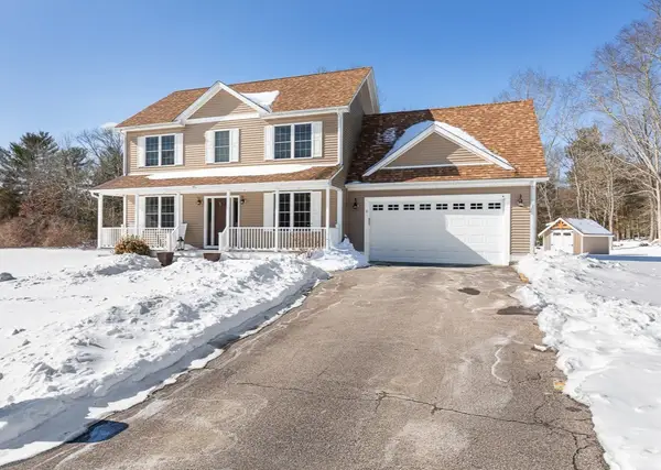 31 Stonebridge Lane, West Greenwich, RI 02817