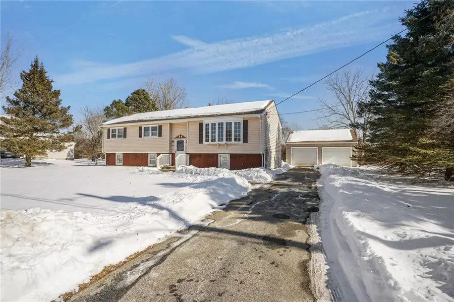 11 Barton Lane, Middletown, RI 02842 - #2