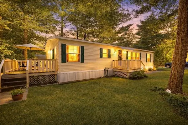 8 King Philip Road, Coventry, RI 02816