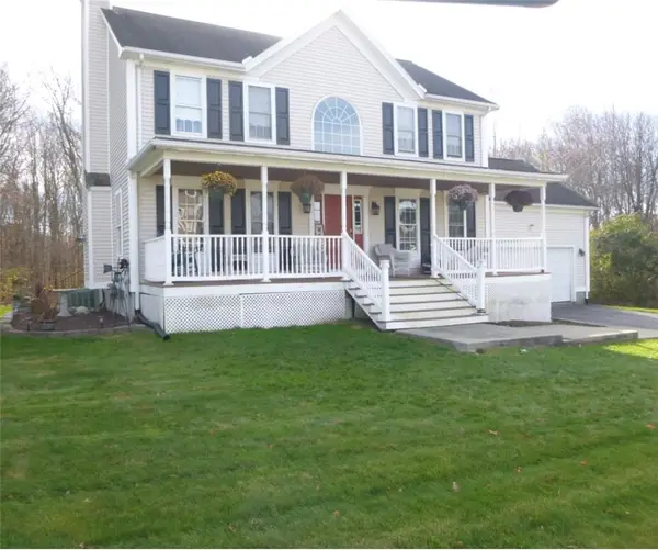 22 Derby Lane, Cranston, RI 02921